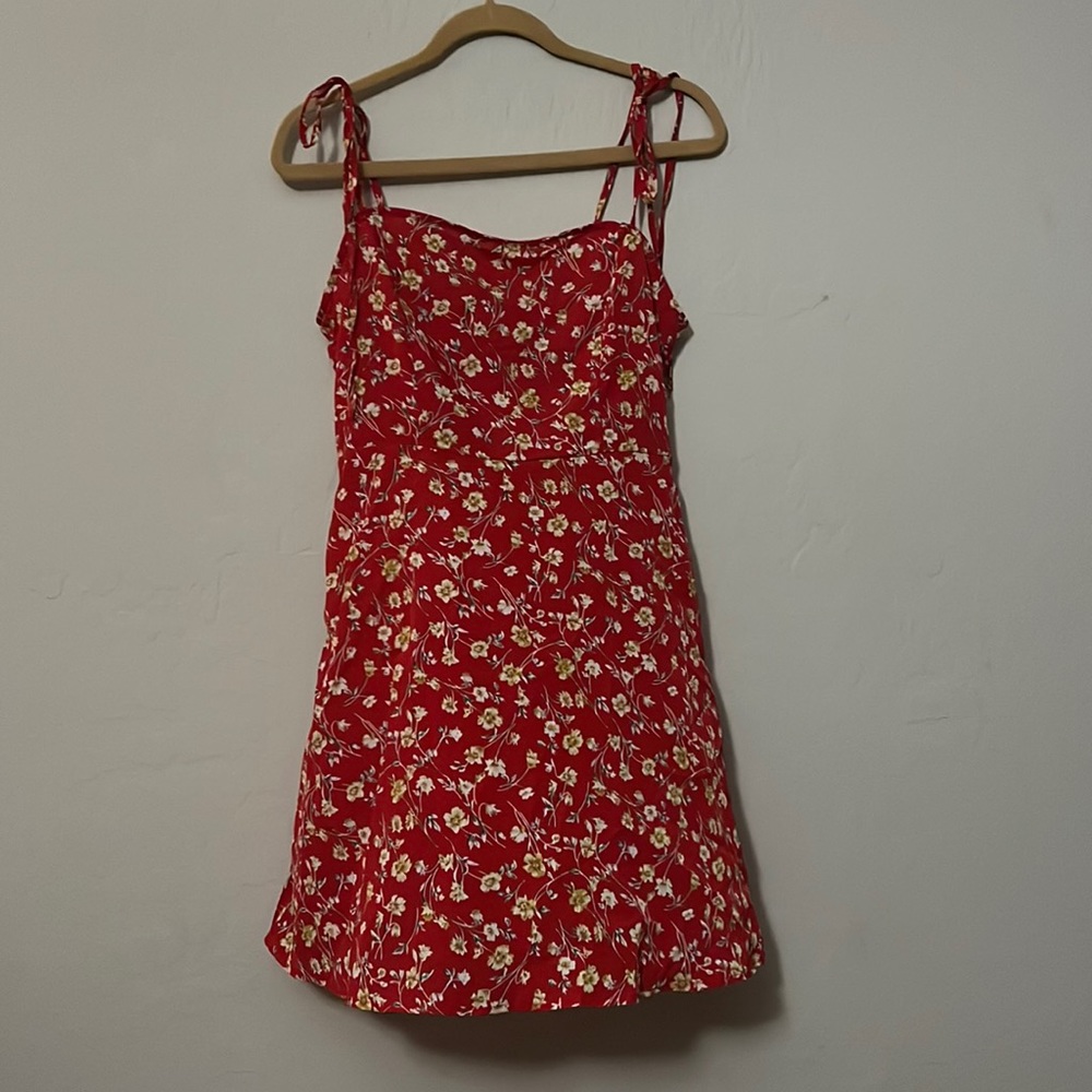 floral dress, size M-L, Colors: red, yellow, white, green